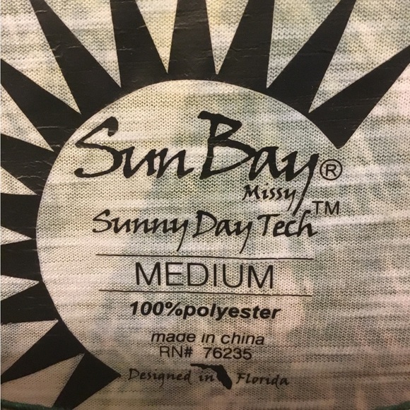 SUN BAY Medium (Sunny day Tech) 3/4 sleeve Vibrant floral colors - Picture 3 of 6